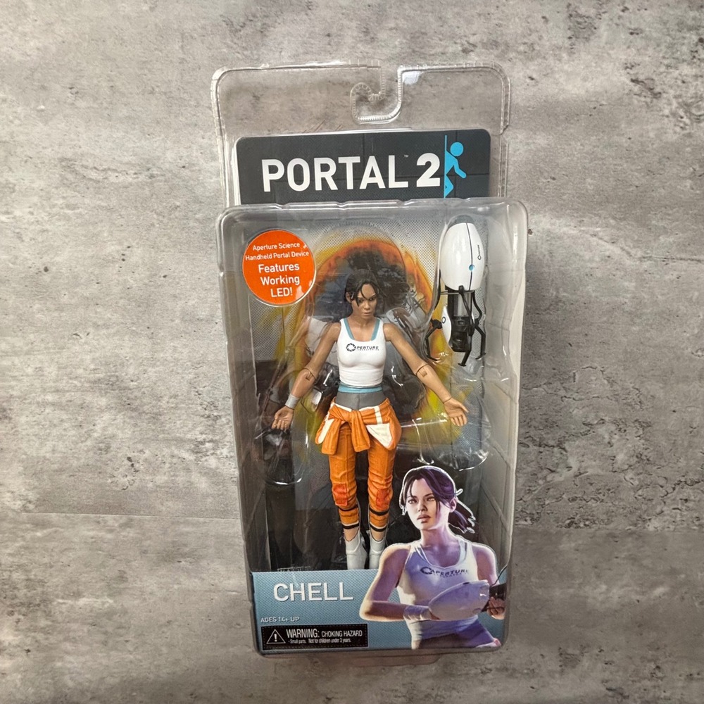 NECA Portal 2 Chell Action Figure 7 Inch Orange White LED Portal Gun Valve New